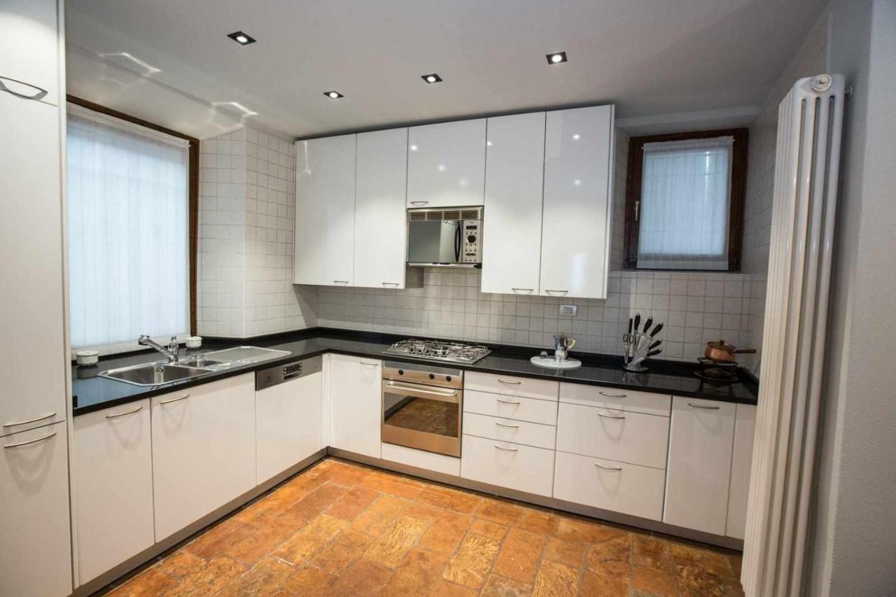 Historical Apartment In The Center Of Gravedona - Larihome A02 Buitenkant foto