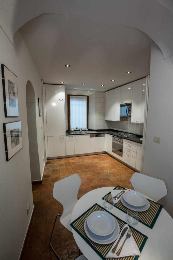 Historical Apartment In The Center Of Gravedona - Larihome A02 Buitenkant foto