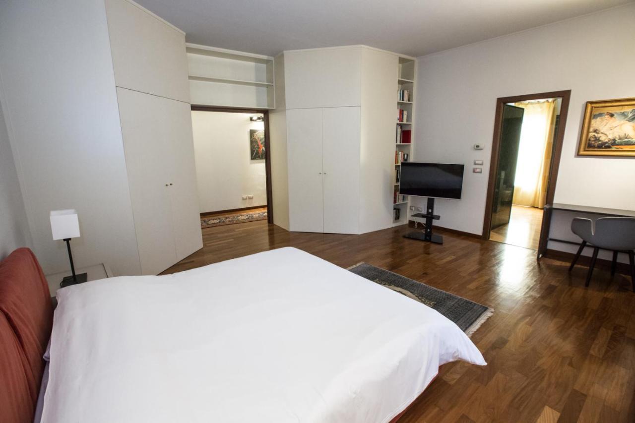 Historical Apartment In The Center Of Gravedona - Larihome A02 Buitenkant foto